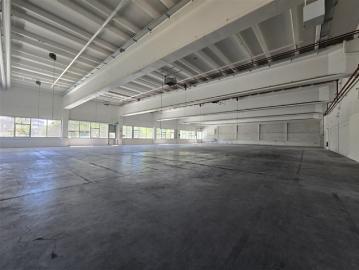 Industrie /Logistikhalle von 1066m2² zu vermieten – Erdgeschoss – direkter Zugang – Boudry