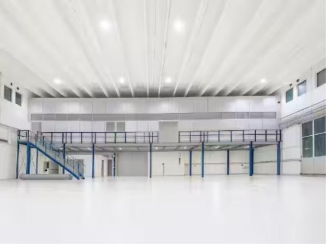 Industriefläche mit Decken 8m
