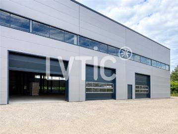 Industriehalle, Büros von 6600 m2 teilbar zu vermieten in Domdidier