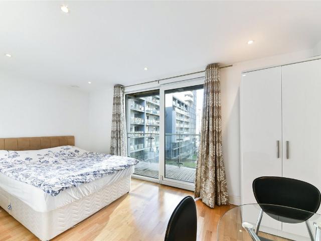 Indescon Square, Canary Wharf, South Quay, London E14, Studio to rent, £1,800 pcm | PrimeLocation