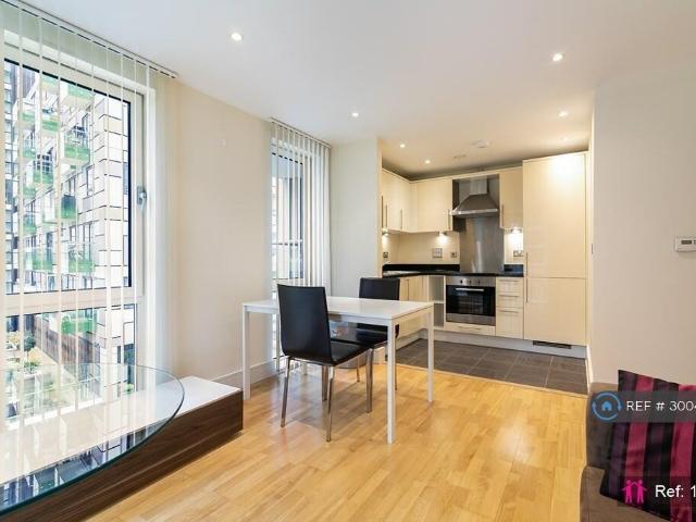Indescon Square, London, E14 1 bed flat to rent £1,900 pcm £438 pw