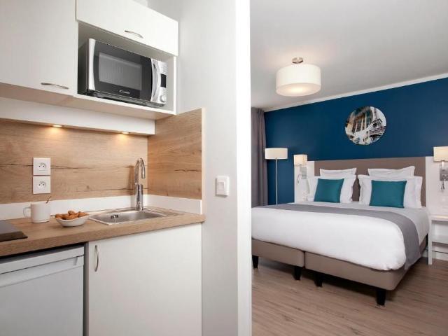 Independent Studio with Free WiFi near Gare de Lyon: Comfort and Convenience in Paris