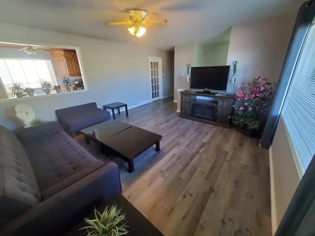 Individual Rooms/Private Bathrooms for Rent Shared Living Room/Kitchen