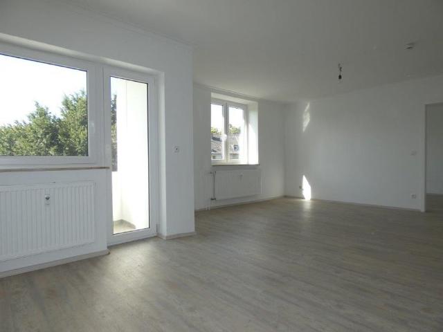Individualisten aufgepasst! 3 Zimmer zzgl. Mansarde in Schlossparknähe!