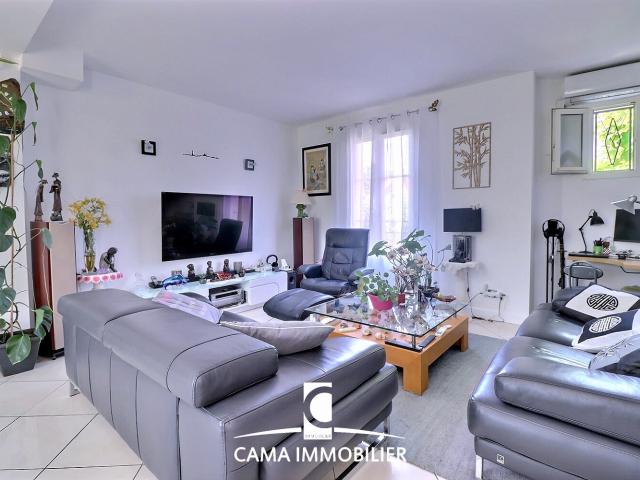 INDIVIDUELLE 4 CHAMBRES TERRAIN 595 M2 SOUS SOL TOTAL