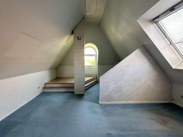 Individuelle Maisonette Wohnung mit Balkon und TG Stellplatz