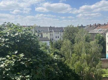 Individuelle WohlfÃ¼hlwohnung unterm Dach! Hofseitiger Balkon und toller Blick!