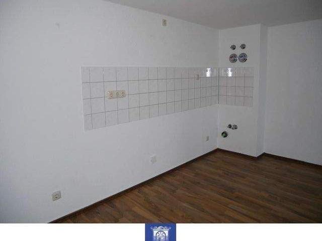 Individuelle und zentral gelegene Dachgeschoss Wohnung mit offener Küche!