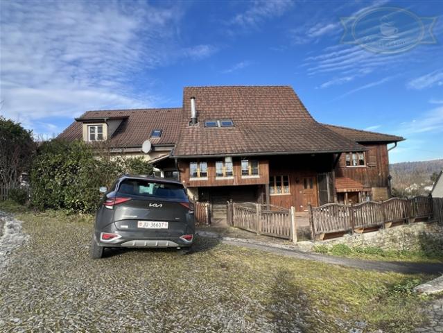 Geräumiges, modulierbares Anwesen mit Einliegerwohnung und Scheune