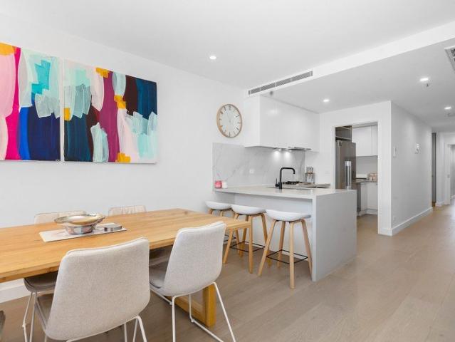 Indoor Outdoor Living in Kew Fully Furnished