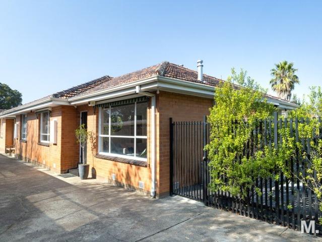 INDOOR STYLE. OUTDOOR SPACE. IT'S ALL HERE IN COMBERMERE