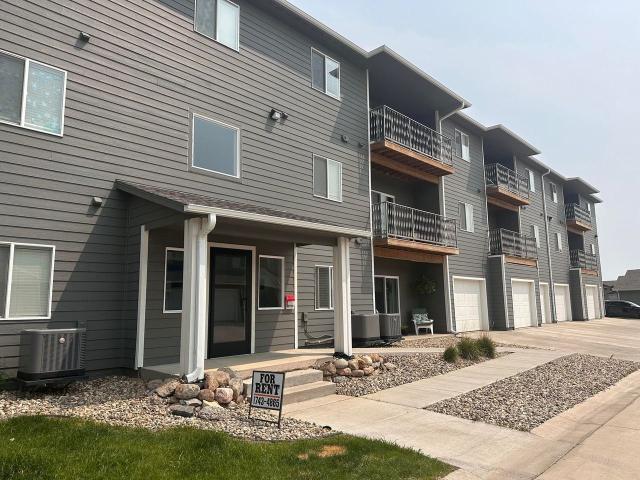 Indoor Parking included in Price! | Additional Savings Starting at $965 1 Bedroom Apartment for Rent at 303 Tigerway Drive, Harrisburg, SD 57032
