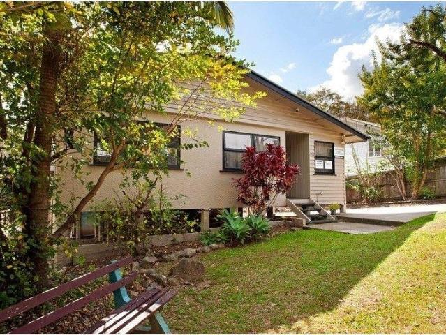 Indooroopily Furnished room inc utilities & internet