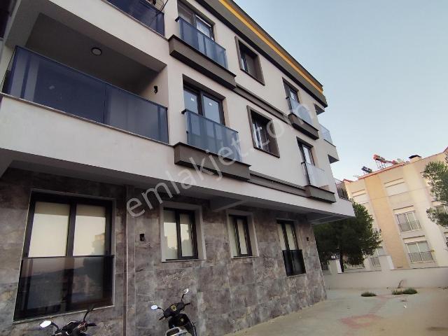 Çine Şevketiye'de Kiralık Doğalgazlı Sıfır Arakat Asansörlü 2+0
