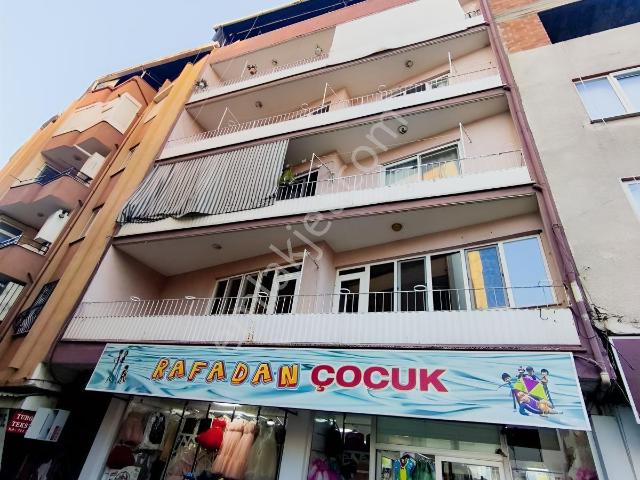 Çine Hamitabat Mahallesi'nde Çarşının Tam Merkezinde Kiralık 3+1
