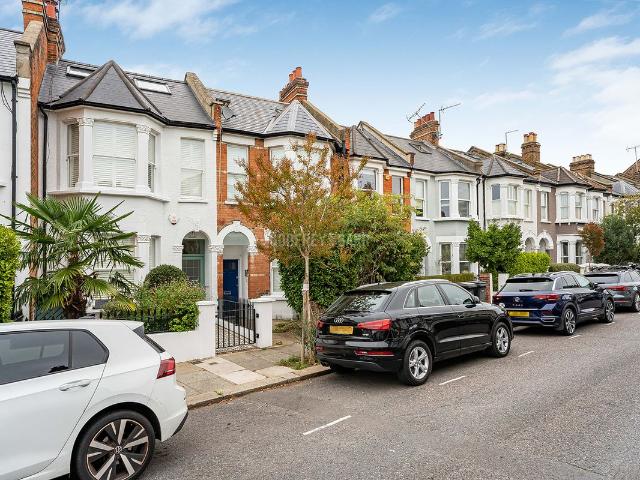 Ingham Road, West Hampstead NW6, 2 bed flat to rent, £2,450 pcm | PrimeLocation