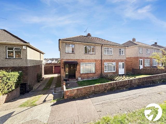 Ingle Road, Chatham, Kent ME4, 3 bed terraced house to rent, £1,500 pcm | PrimeLocation