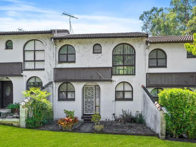 Ingleburn, 7/6 10 Clifford Crescent