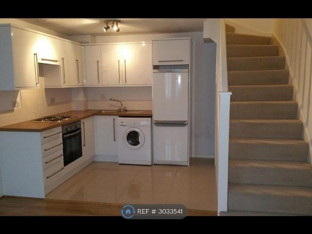 Ingleside, Colnbrook SL3, 1 bed terraced house to rent, £1,200 pcm | PrimeLocation