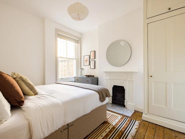 Inglethorpe Road, Parsons Green SW6, 2 bed flat to rent, £4,000 pcm | PrimeLocation