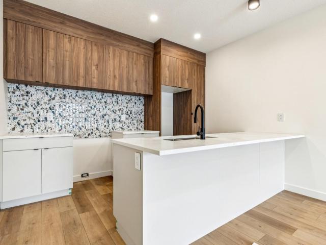 Inglewood 8 Plex 3 bed 2.5 bath Apartment for Rent