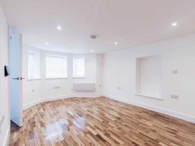 Inglewood Road, London NW6, Studio to rent, £1,500 pcm | PrimeLocation