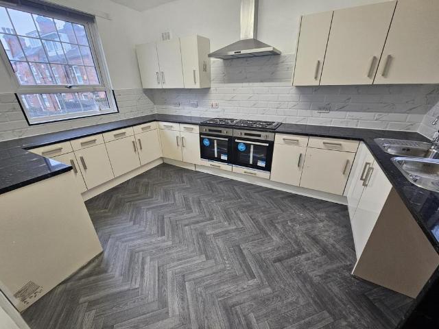 Inglewood Terrace, Leeds 8 bed house to rent £4,680 pcm £1,080 pw