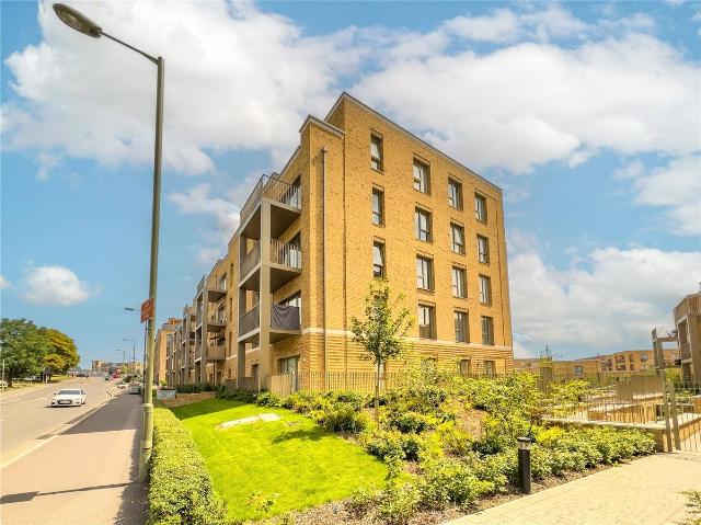 Inglis Way, London NW7, 2 bed flat to rent, £2,295 pcm | PrimeLocation