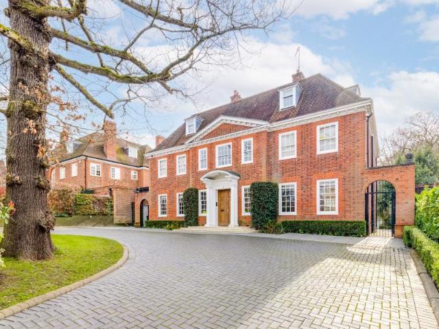Ingram Avenue, Hampstead Garden. 6 bed detached house to rent £32,500 pcm £7,500 pw