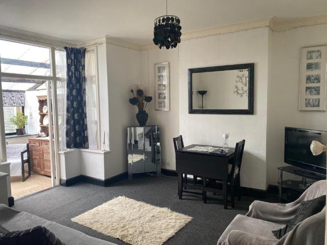 Ingram Road, Thornton Heath, CR7 1 bed in a house share to rent £750 pcm £173 pw