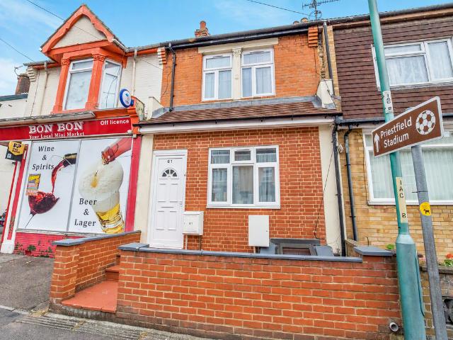 Ingram Road, Gillingham ME7, 3 bed property to rent, £1,450 pcm | PrimeLocation