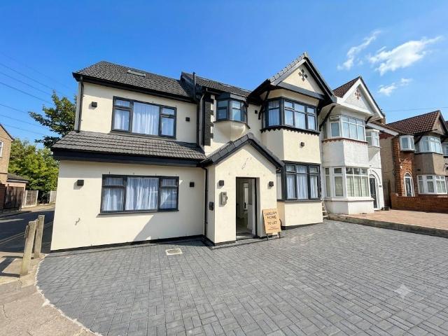 Ingram Way, Greenford UB6, 2 bed flat to rent, £2,899 pcm | PrimeLocation