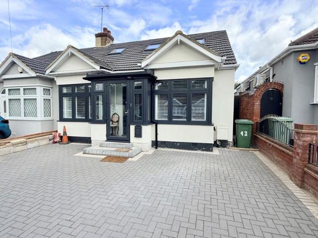 Ingreway, Romford, RM11 1 bed in a house share to rent £750 pcm £173 pw
