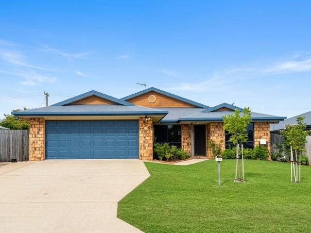 INGROUND POOL, 3 BAY SHED, SOLAR, 2 LIVING SPACES & THE MOST WONDERFUL VIBE