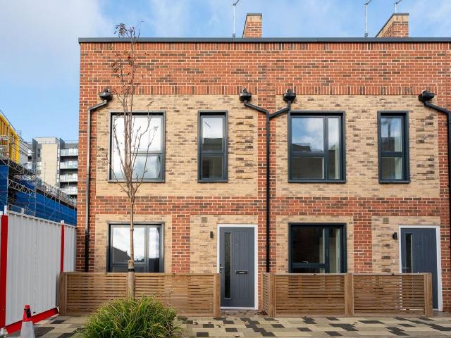 Inkwell Avenue WD18, Watford, 3 bed terraced house to rent, £2,600 pcm | PrimeLocation