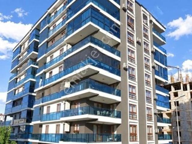 Çinkaya'da 3+1 175 Metrekare Site İçinde 7 Yıllık Daire