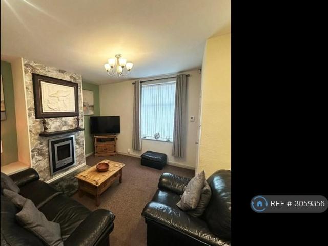 Inkerman Street, Bradford, BD4 2 bed terraced house to rent £750 pcm £173 pw