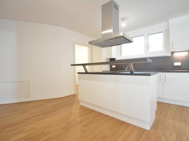 INKL TIEFGARAGE großzügige 3 Zimmerwohnung 2 Badezimmer
