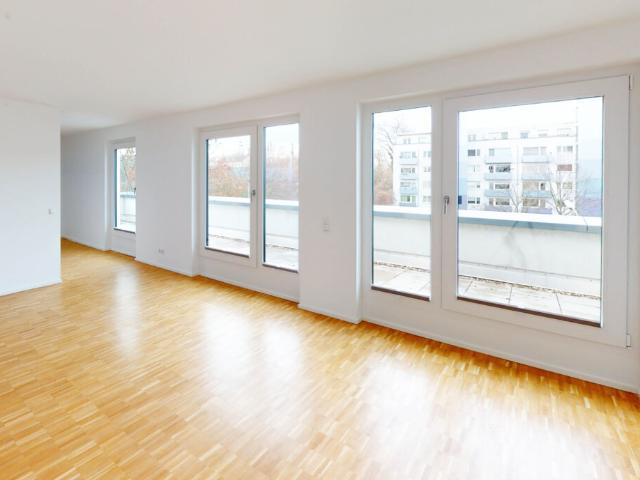 Inkl. Umzugsbonus* Hochwertige 3 Zimmer Wohnung mit großer Dachterrasse