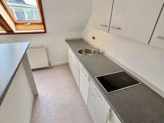 Inklusive Einbauküche: Sanierte 2 Raum Wohnung im Erstbezug