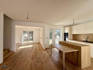 House for sale in 1230 - Garten, Parkplatz