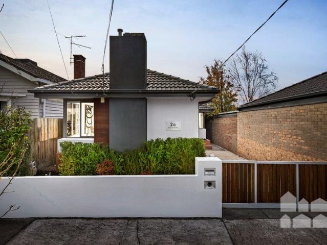 Instant contemporary comfort, walk to the village lifestyle