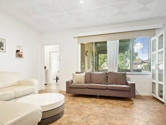 Instant family comfort in top location