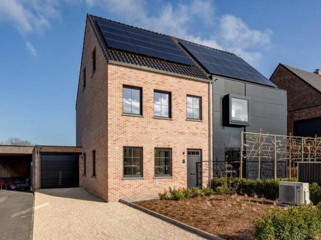 Instapkare woning BEN met 4 slaapkamers in Minderhout
