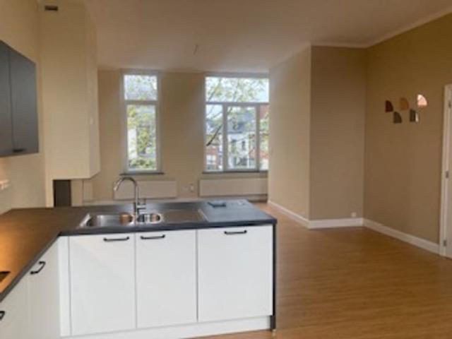 Instapklaar 1 slaapkamer appartement met garage