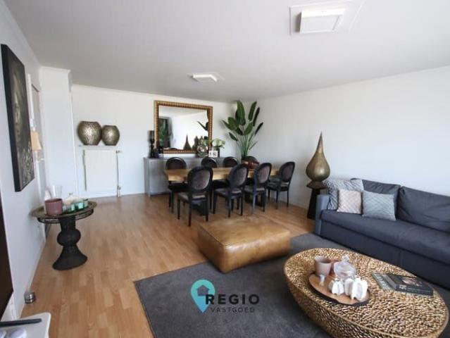 Instapklaar 2 slaapkamer appartement inclusief garage en.