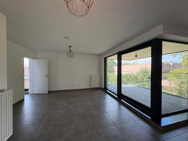 Instapklaar 2 slpk. app met terras en staanplaats in Hasselt