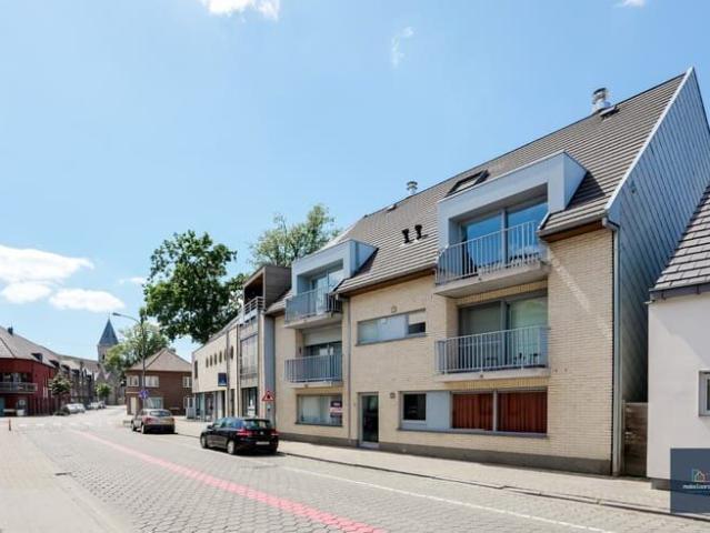 Instapklaar 2 slpk app. met alle comfort + garage