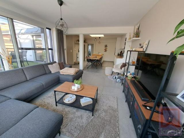 Instapklaar, 2 slpk appartement met terras en carport in het centrum van Geel