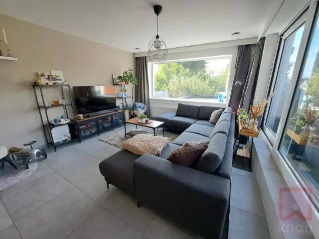 Instapklaar, 2 slpk appartement met terras en carport in het centrum van Geel